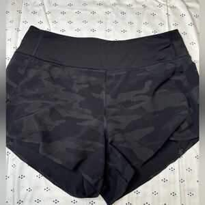 Athleta Run With It 3.5 Reflective Camo Short M